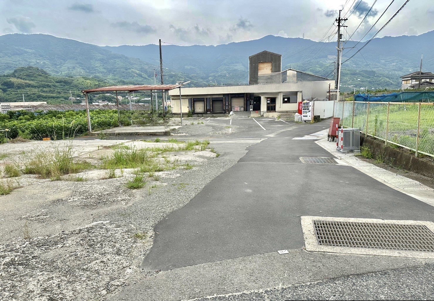 紀の川市穴伏3階建 約300坪売倉庫 写真4